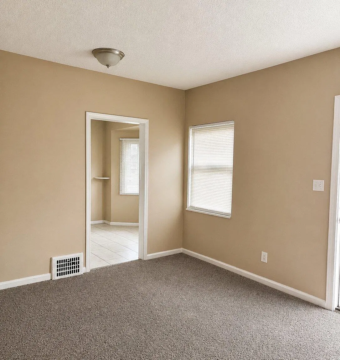 2 bed, 900 sqft, $900 — Photo 2