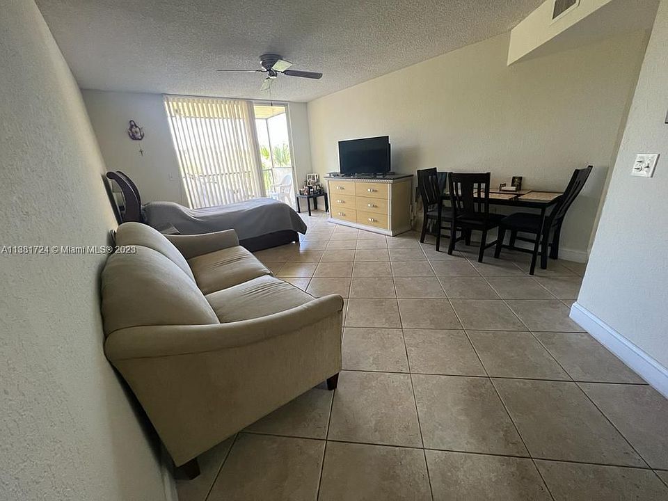 1st image of 8215 Lake Dr #401