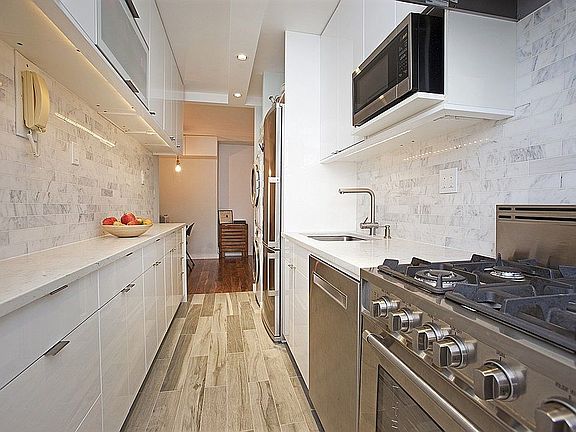 2nd image of 195 Adams St #5J