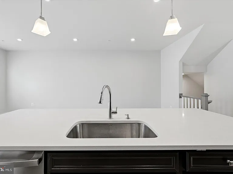 1550 Adamson Way — Photo 20