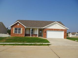 1103 Pinewood Ln, Waterloo, IL 62298