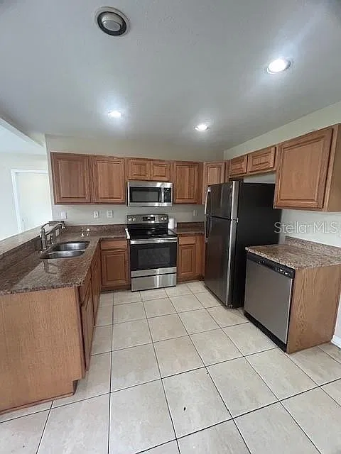 3 bed, 2.0 bath, 1175 sqft, $1,795 — Photo 4