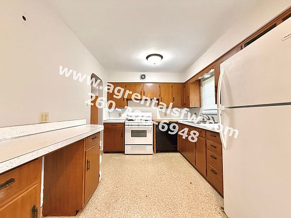 2nd image of 14901 Illinois Rd