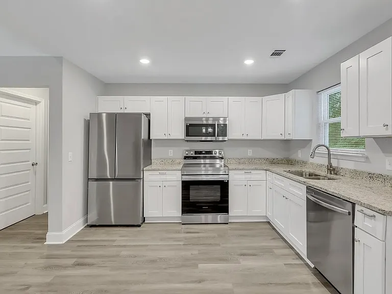 245 Abigail Cir — Photo 10