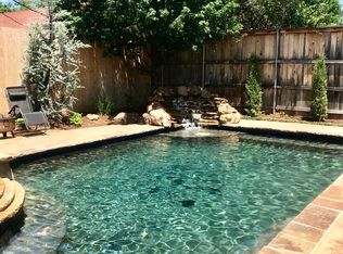 1611 Drakestone Ave, Nichols Hills, OK 73120