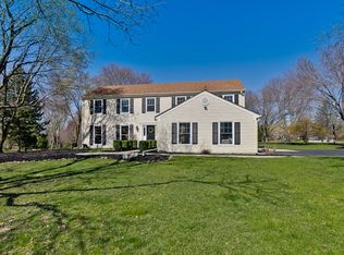 20 Rivers Bend Ct, Barrington, IL 60010