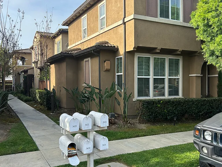 3630 W Medici Ln — Photo 13
