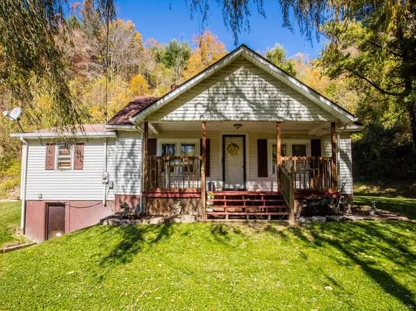 207 Bedsaul Rd, Galax, VA 24333