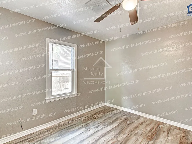 1210 NW Irwin Ave — Photo 25