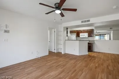 5170 S Jones Blvd #206 — Photo 3