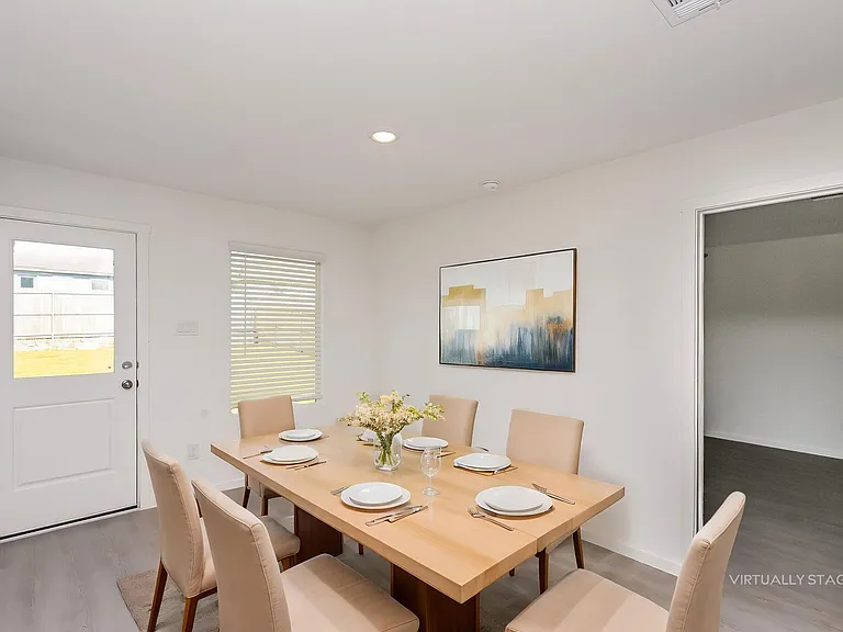 2740 River Knoll Ln — Photo 3