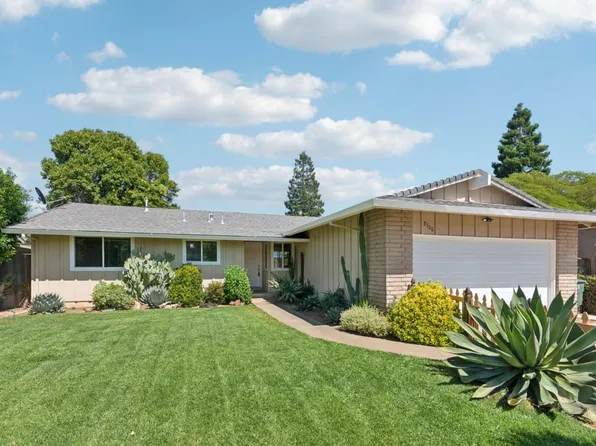 8300 Kelton Dr, Gilroy, CA 95020
