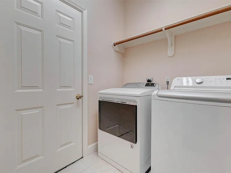 20702 Teasel Ct — Photo 2