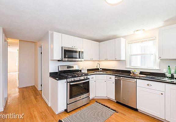 150 Brown St. #2L Waltham Shared Unit Photo 4