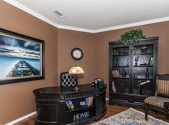 4th image of 4600 Aylesbury Ct