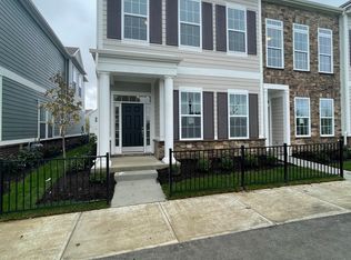 882 Templeton Dr, Carmel, IN 46032
