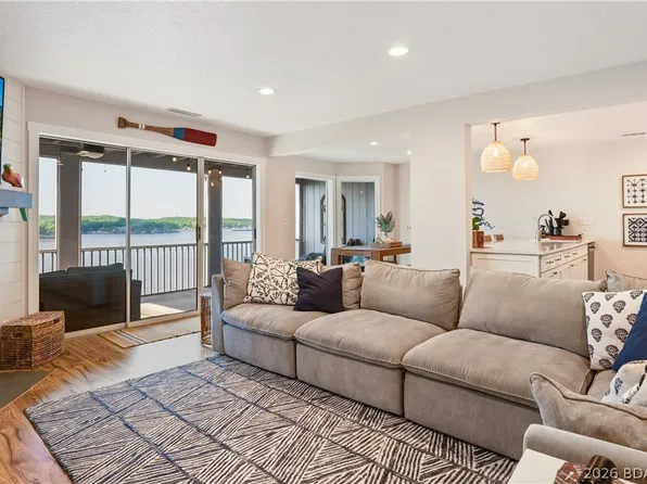 356 Regatta Bay Cir #3C, Lake Ozark, MO 65049