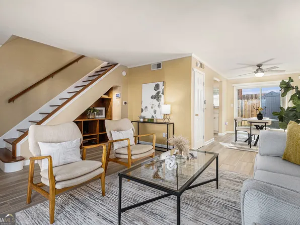 136 Peachtree Memorial Dr NW APT Va2, Atlanta, GA 30309