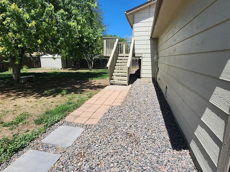 9225 Clermont Dr — Photo 4