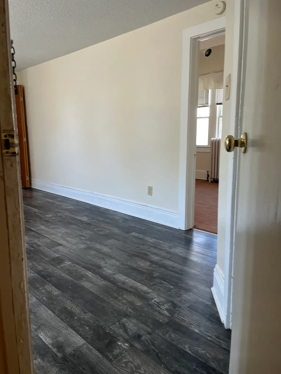 Building Photo - 35 Chassin Ave #2