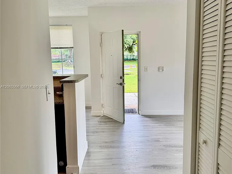 8010 N Nob Hill Rd #102 — Photo 19
