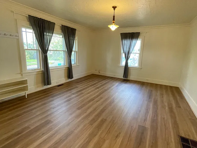 404 SE 83rd Ave — Photo 21