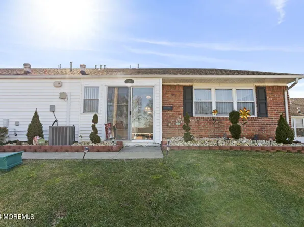10 Montana Court #311, Matawan, NJ 07747