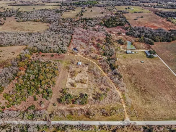 1819 Pin Oak Rd, Franklin, TX 77856