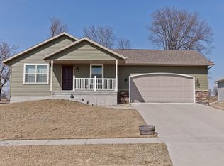 5800 Ruhd St SW, Cedar Rapids, IA 52404