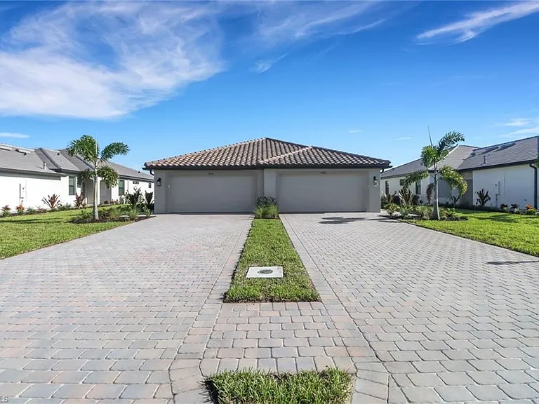 19708 Hinkley Dr — Photo 3