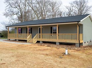 861 Jamaica Ln, Clover, SC 29710