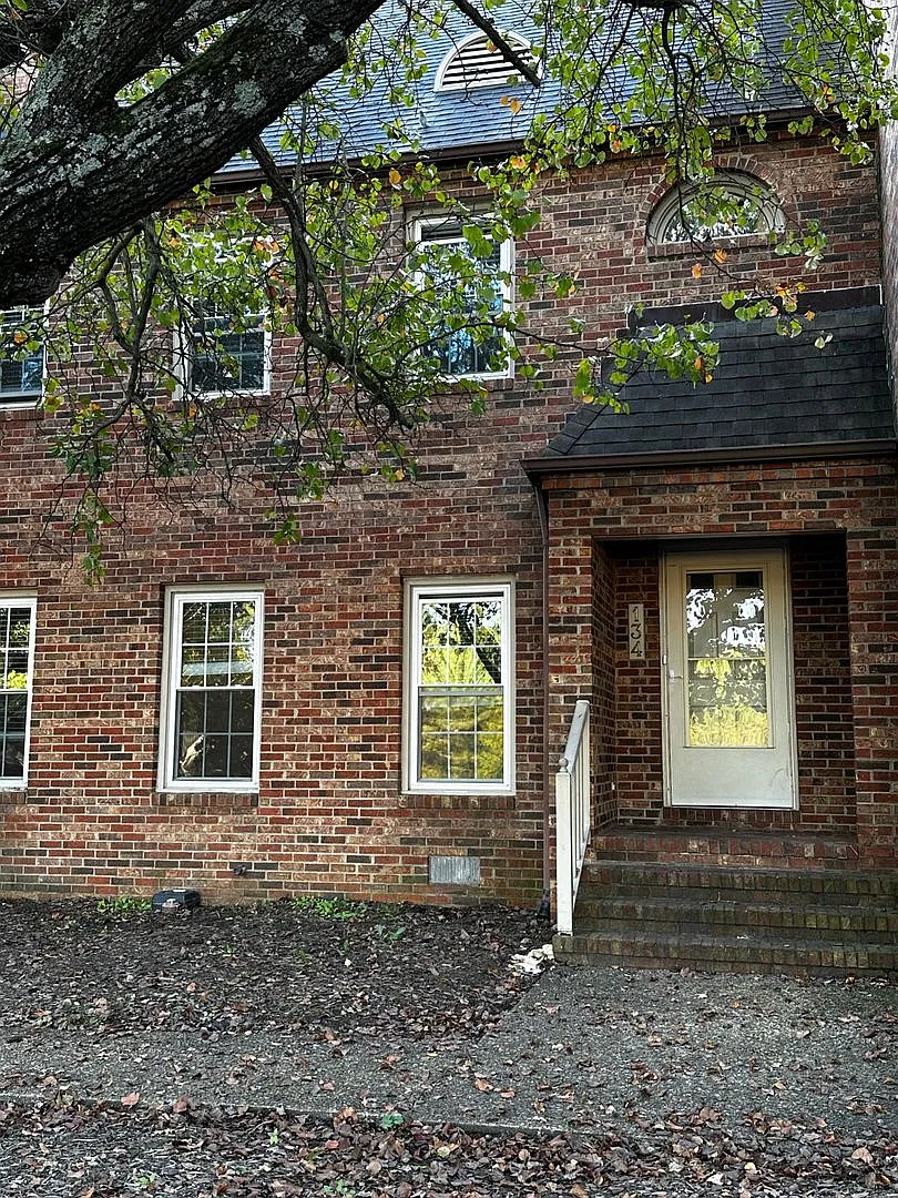 Brandywine Court Townhouse — Photo 3