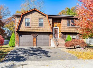 571 Leawood Ave, Toms River, NJ