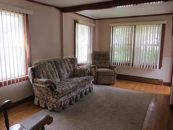 5th image of 51 Edgewood Ave