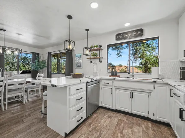 2077 Greenbriar Rd, Valley Springs, CA 95252