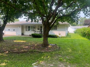 711 S Longview Rd, Monticello, IL 61856