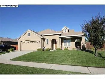2217 Golden Gate Dr photo 1