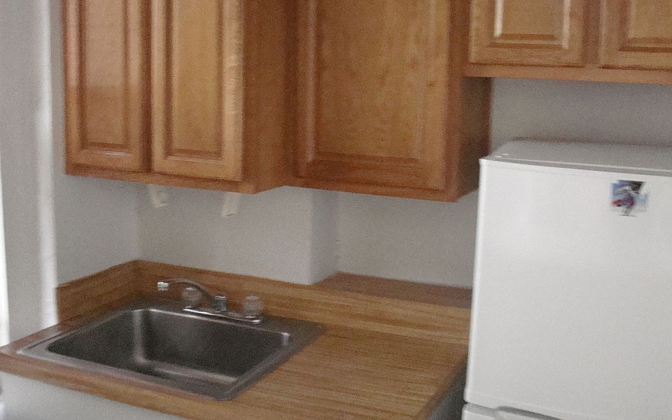 1st image of 28 Bedford Park Blvd E APT D8
