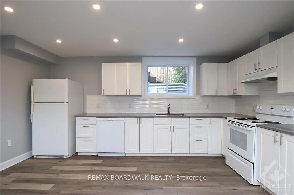 3 bed, $2,300 — Photo 2