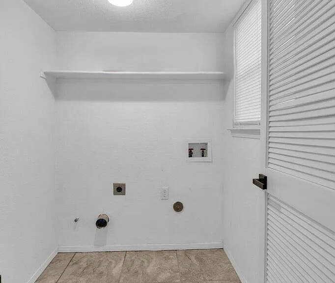 7489 Plaza Redonda Dr — Photo 40