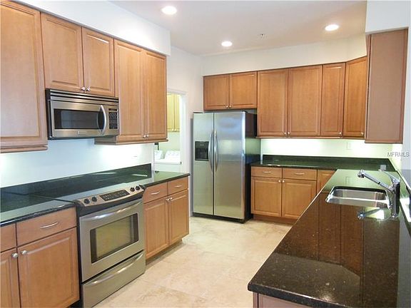 4th image of 636 Wells Ct Unit 301