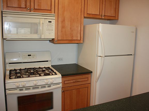 3rd image of 250 W 90th St APT 15F