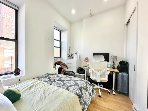 212 East 29th Street image 2 of 8