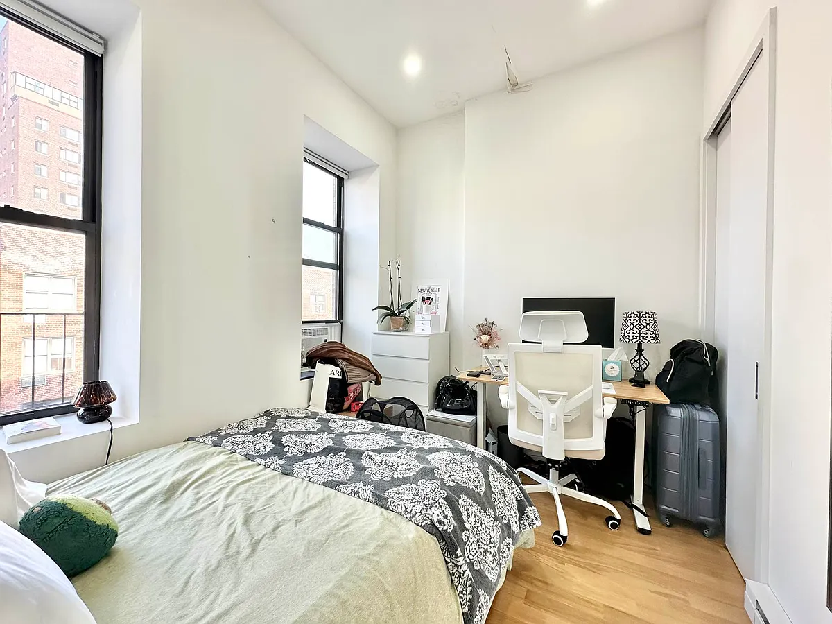 Building Photo - 212 E 29th St #15