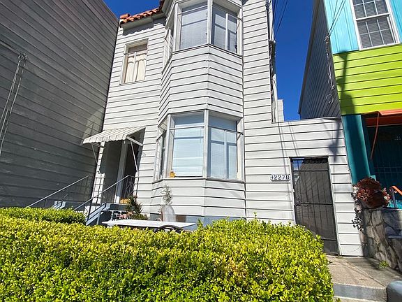2nd image of 1227 York St APT D