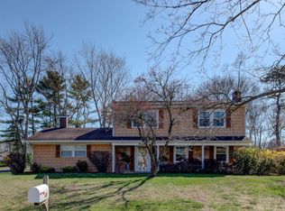 14 Wicket St, Coram, NY 11727