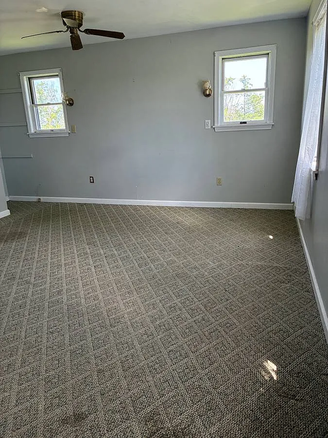 4 bed, 2368 sqft, $900 — Photo 2