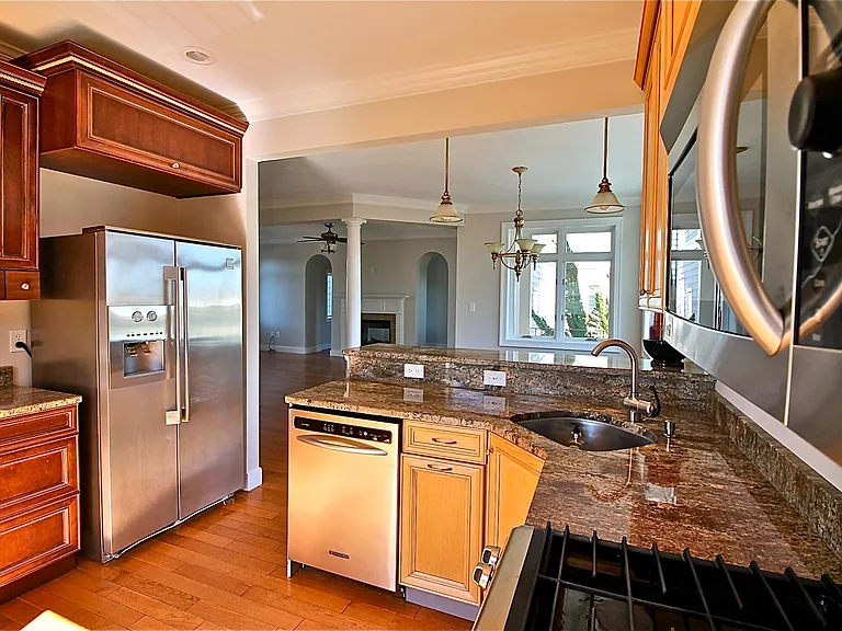 3615 Bayside Ave — Photo 10