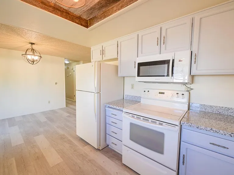 1440 Papago Dr — Photo 4
