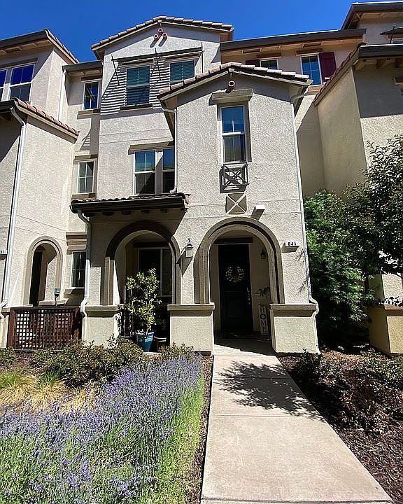 Charming home built in 2016